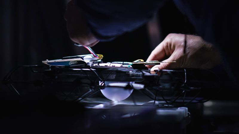 Intel'in Drone'larından Nefes Kesen Gösteri!