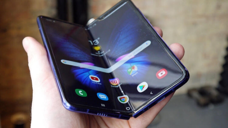 Samsung Galaxy Fold, One UI 3.0 ile Android 11'e Güncellendi