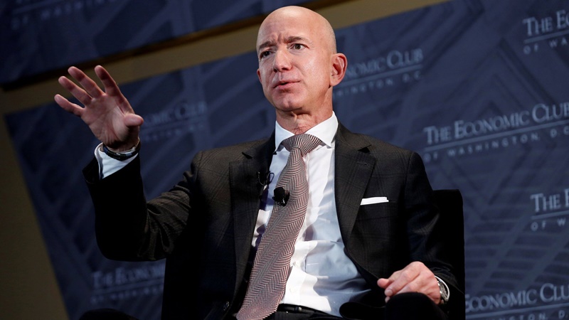 Jeff Bezos Amazondaki CEOluk Gorevini Birakiyor 1