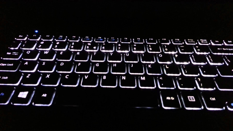 Klavye Işığı Nasıl Açılır? (Windows / Mac) 1 Klavye Işığı Nasıl Açılır?