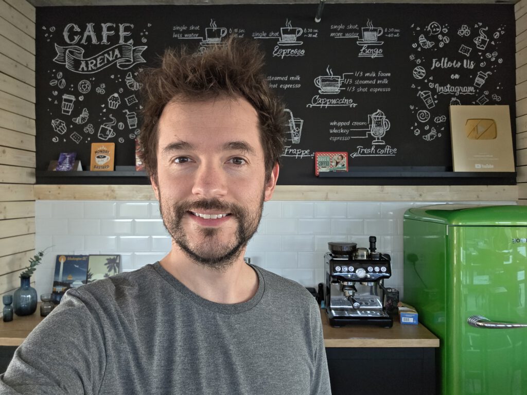 Samsung Galaxy S25 Edge Selfie Kamerası Ortaya Çıktı 3 Samsung Galaxy S25 Edge Selfie Kamerası Ortaya Çıktı